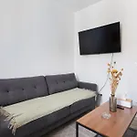 Beau Duplex Proche Paris Appartamento Saint-Denis (Seine-Saint-Denis)
